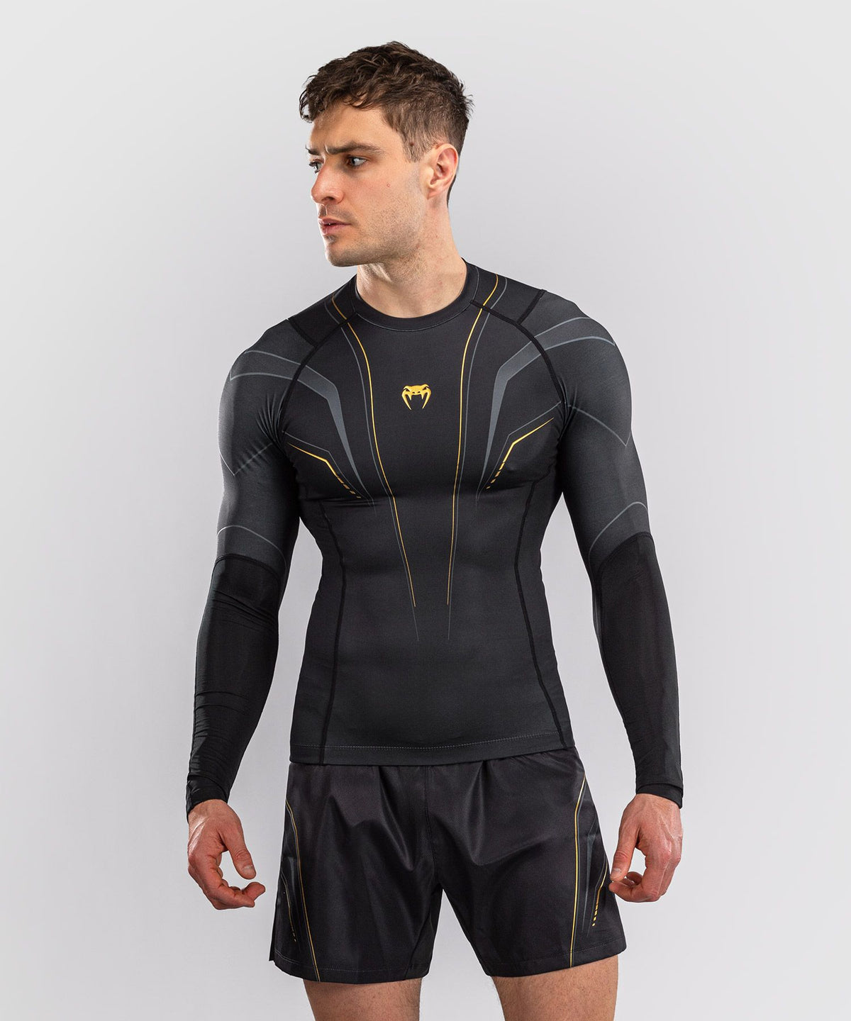 Venum Streamline Long Sleeve Rashguard - Black/Gold